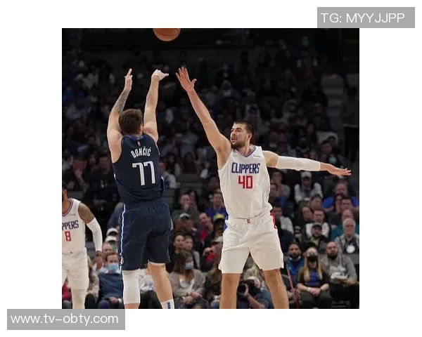 库里与安德玛决裂布朗称赞运动员掌控职业生涯的能力