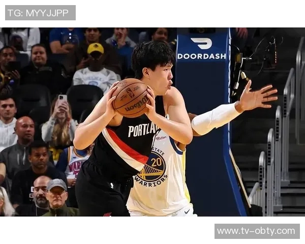 内线核心表现出色科内特半场高效贡献8分4板1帽助球队领先