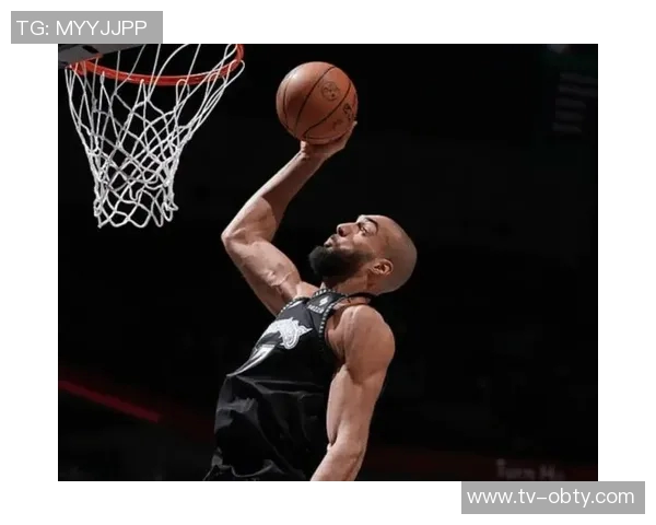 戈贝尔:以身作则展现团队精神我们在逆境中选择团结与理智 戈贝尔:以身作则展现团队精神我们在逆境中选择团结与理智